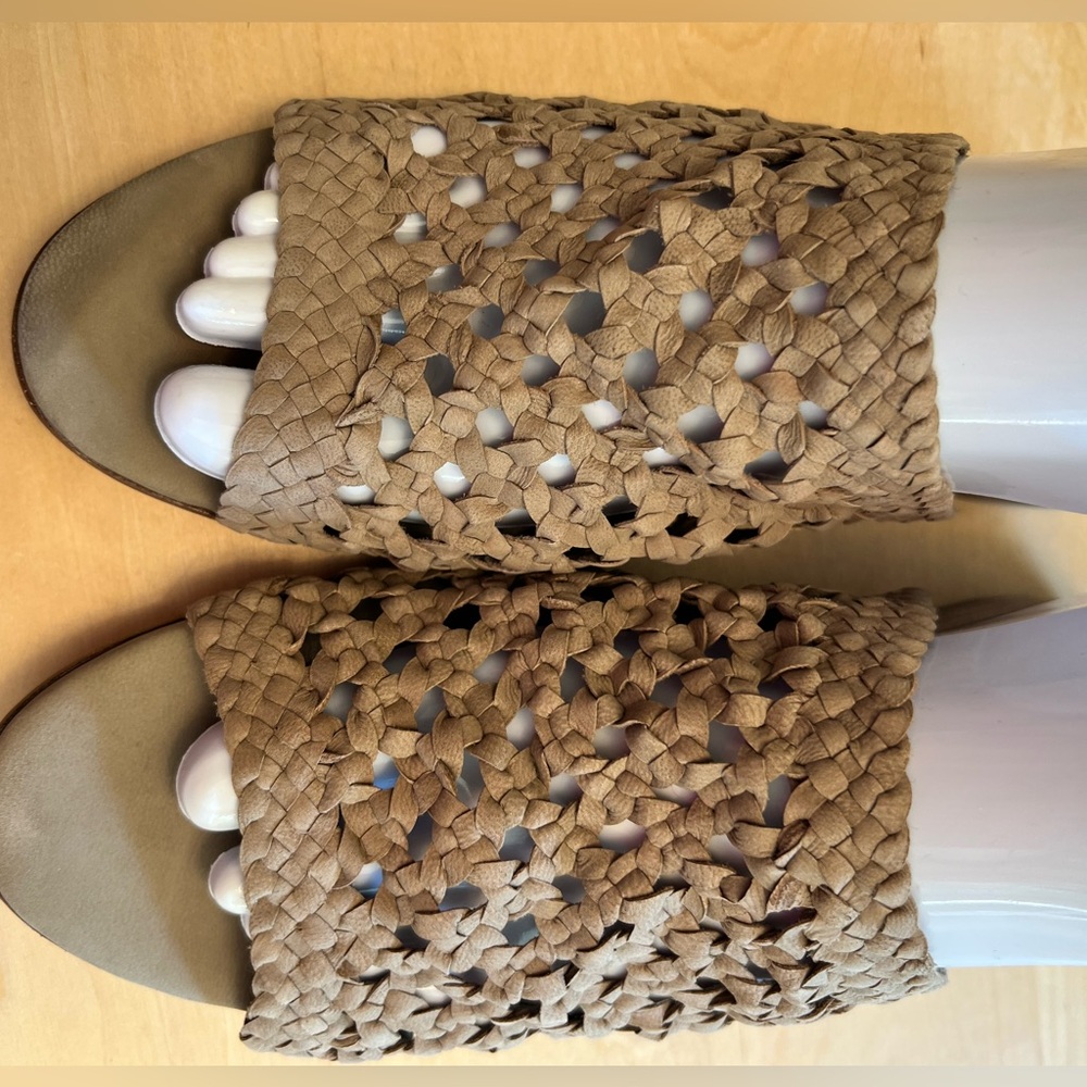 Eileen Fisher Women’s Woven Tan Slide Sandals - Picture 7 of 10